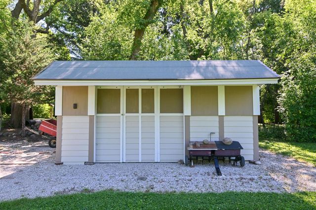 S43W22111 Beeheim ROAD, Waukesha, WI 53189