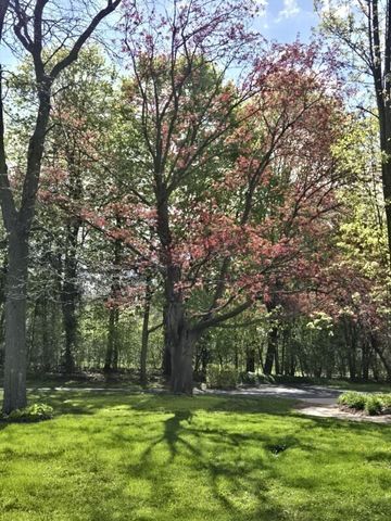 S43W22111 Beeheim ROAD, Waukesha, WI 53189