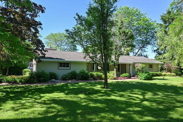 S43W22111 Beeheim ROAD, Waukesha, WI 53189