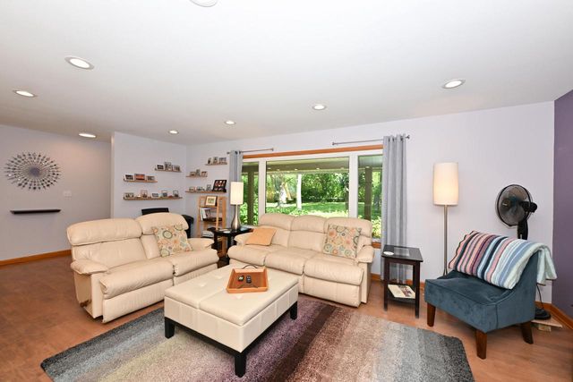 S43W22111 Beeheim ROAD, Waukesha, WI 53189