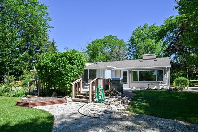 S43W22111 Beeheim ROAD, Waukesha, WI 53189