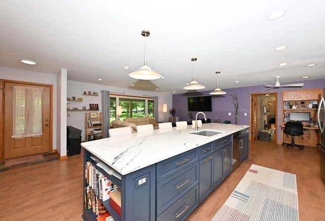 S43W22111 Beeheim ROAD, Waukesha, WI 53189