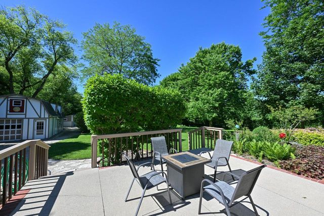 S43W22111 Beeheim ROAD, Waukesha, WI 53189