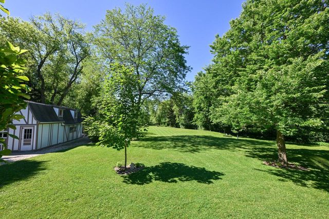 S43W22111 Beeheim ROAD, Waukesha, WI 53189