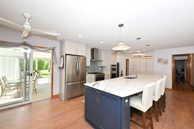 S43W22111 Beeheim ROAD, Waukesha, WI 53189