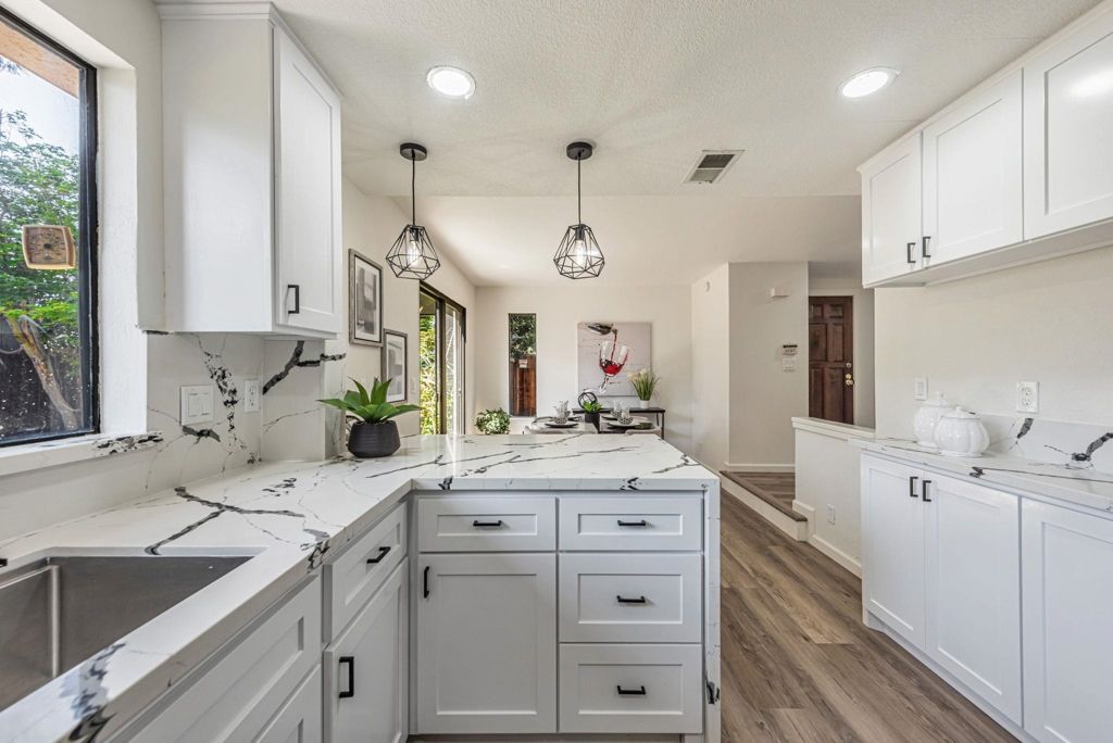 Image 14 of property listing at 3810 3810 Burton Cmn, Fremont, CA 94536