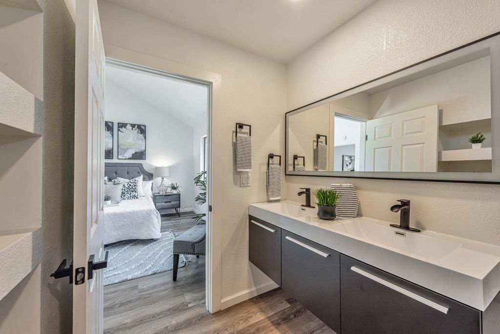 Image 32 of property listing at 3810 3810 Burton Cmn, Fremont, CA 94536