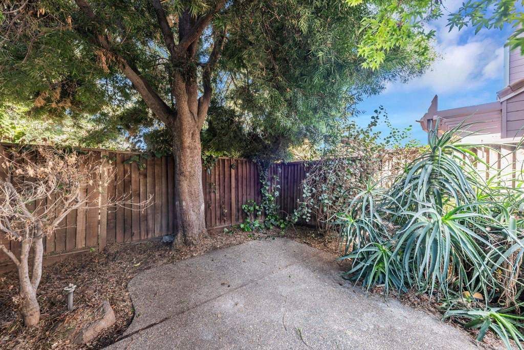 Image 49 of property listing at 3810 3810 Burton Cmn, Fremont, CA 94536