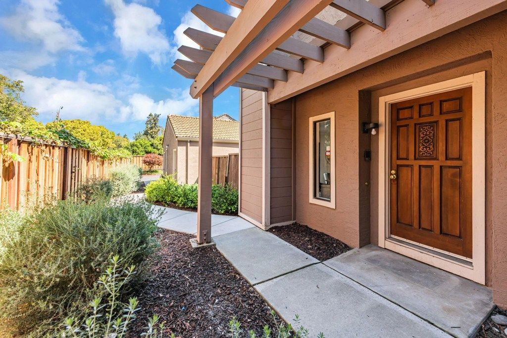 Image 54 of property listing at 3810 3810 Burton Cmn, Fremont, CA 94536