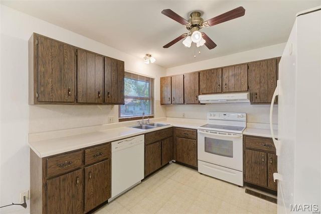 10635 Aylesford Drive, Ferguson, MO 63136