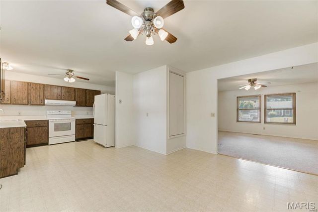 10635 Aylesford Drive, Ferguson, MO 63136