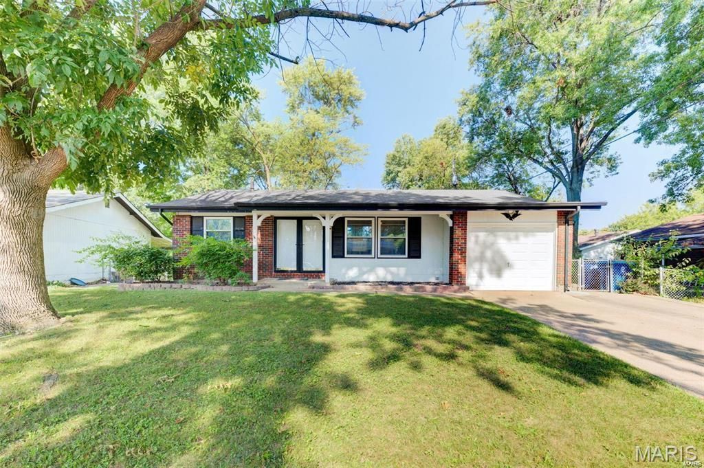 10635 Aylesford Drive, Ferguson, MO 63136