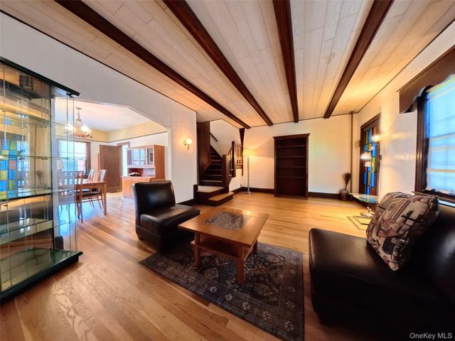 398 Bauer Place, Mineola, NY 11501