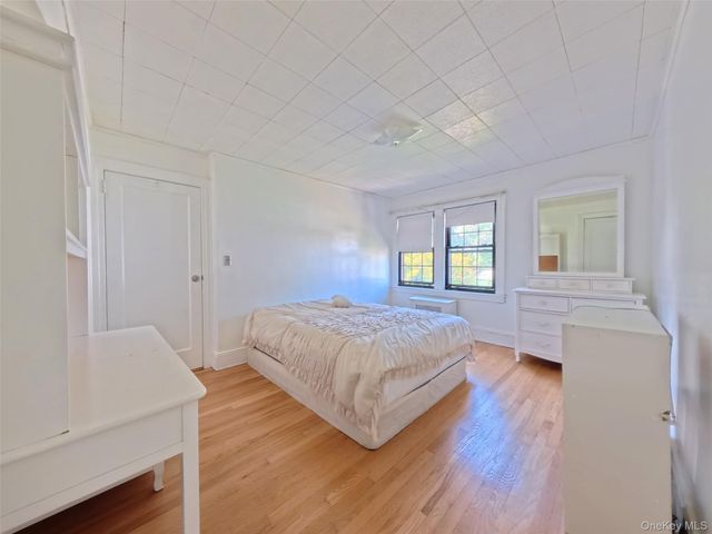 398 Bauer Place, Mineola, NY 11501