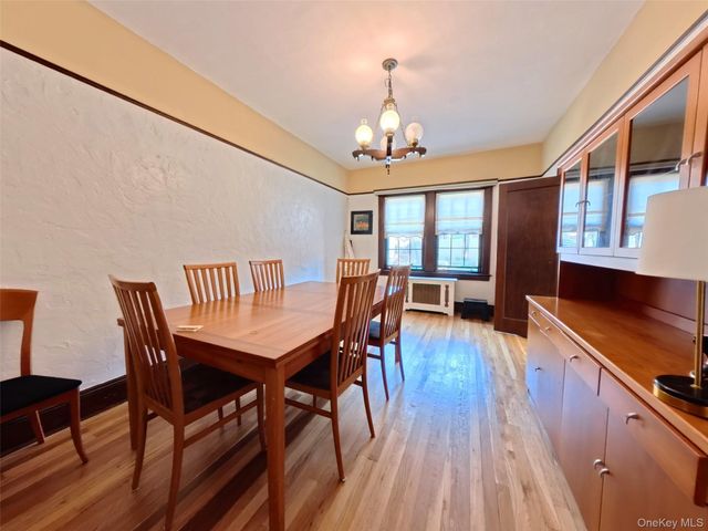 398 Bauer Place, Mineola, NY 11501
