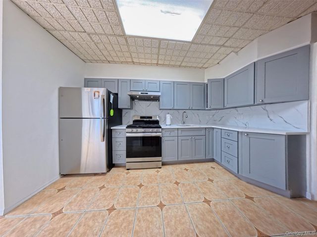 398 Bauer Place, Mineola, NY 11501