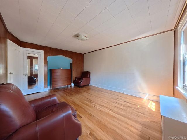 398 Bauer Place, Mineola, NY 11501