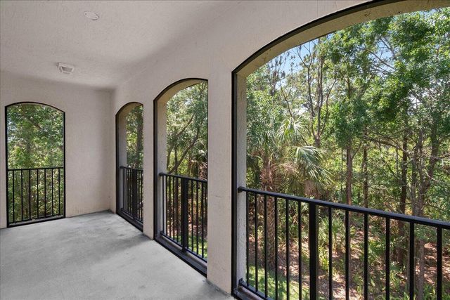 883 Taft Court, Palm Beach Gardens, FL 33410