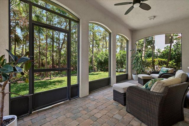 883 Taft Court, Palm Beach Gardens, FL 33410