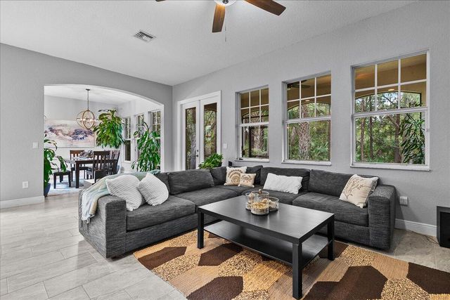 883 Taft Court, Palm Beach Gardens, FL 33410