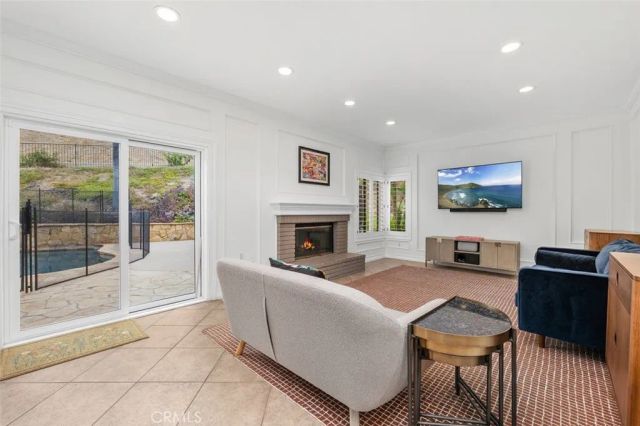 22241 Dardenne, Calabasas, CA 91302