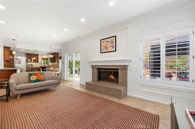 22241 Dardenne, Calabasas, CA 91302