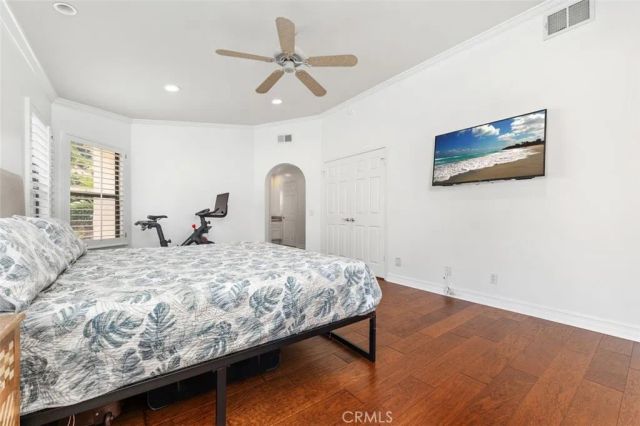 22241 Dardenne, Calabasas, CA 91302