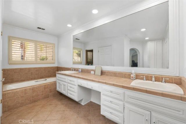 22241 Dardenne, Calabasas, CA 91302