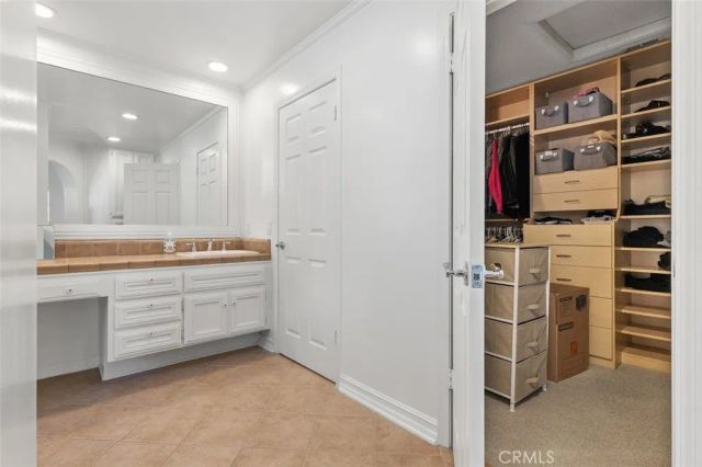 22241 Dardenne, Calabasas, CA 91302