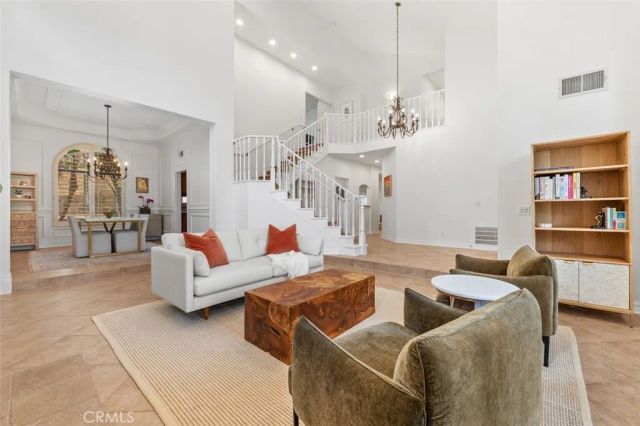22241 Dardenne, Calabasas, CA 91302