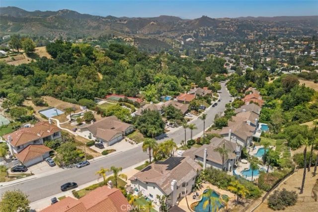 22241 Dardenne, Calabasas, CA 91302