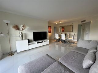3300 NE 191st Street 406, Aventura, FL 33180