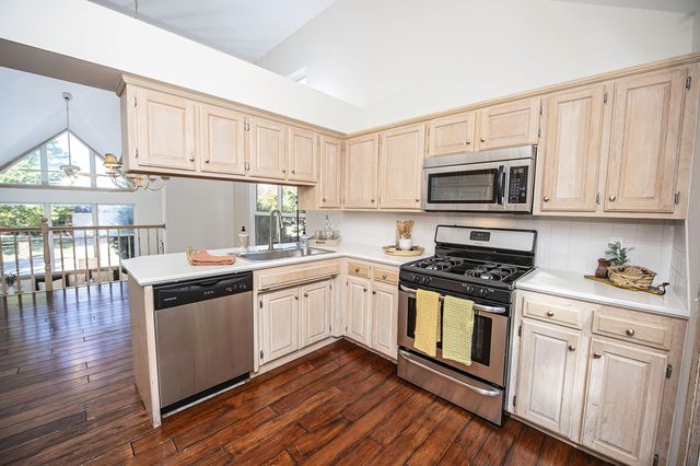 5646 S Jefferson Avenue, Springfield, MO 65810