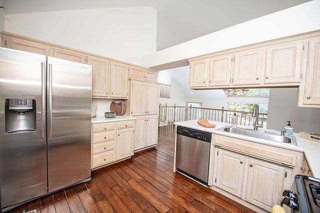 5646 S Jefferson Avenue, Springfield, MO 65810