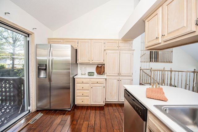 5646 S Jefferson Avenue, Springfield, MO 65810