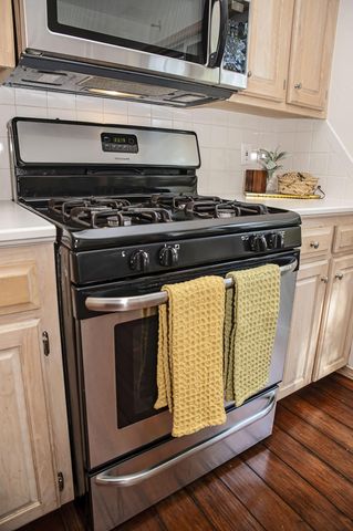 5646 S Jefferson Avenue, Springfield, MO 65810
