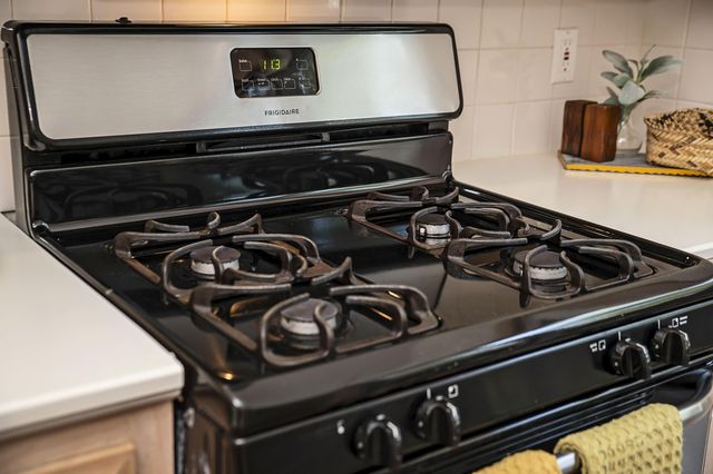5646 S Jefferson Avenue, Springfield, MO 65810
