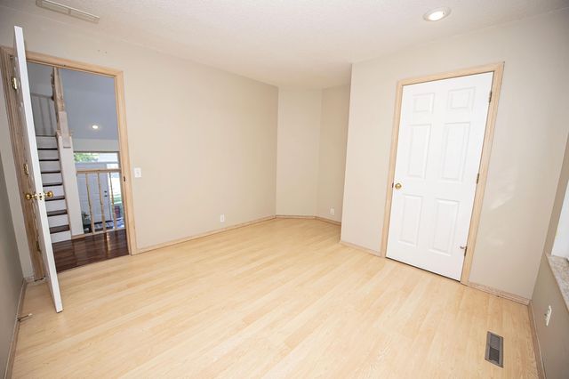 5646 S Jefferson Avenue, Springfield, MO 65810