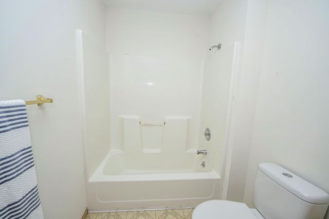 5646 S Jefferson Avenue, Springfield, MO 65810