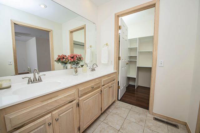 5646 S Jefferson Avenue, Springfield, MO 65810