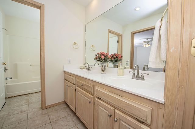 5646 S Jefferson Avenue, Springfield, MO 65810