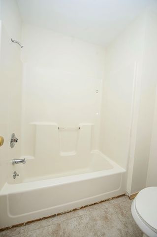 5646 S Jefferson Avenue, Springfield, MO 65810