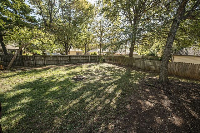 5646 S Jefferson Avenue, Springfield, MO 65810