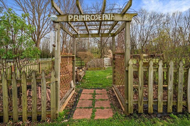 136 Tahoma Drive, Paris, KY 40361