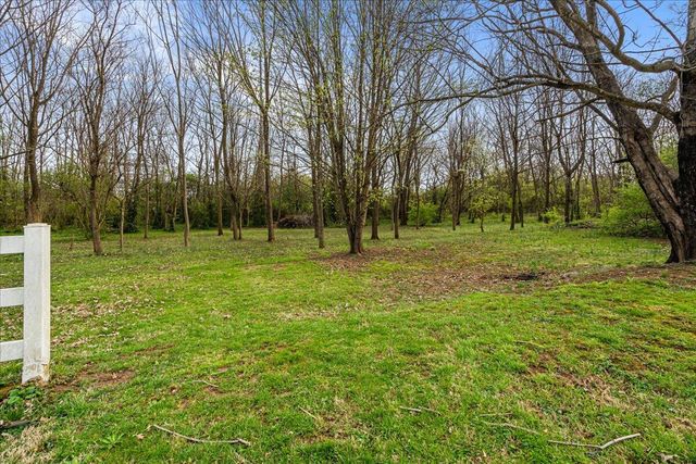 136 Tahoma Drive, Paris, KY 40361