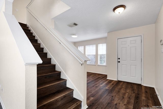 827 Clover Creek, San Antonio, TX 78245