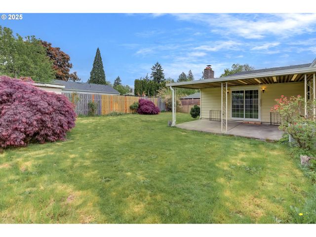 10525 Se MITCHELL St, Portland, OR 97266
