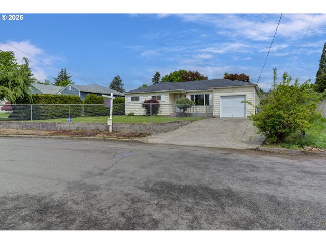 10525 Se MITCHELL St, Portland, OR 97266