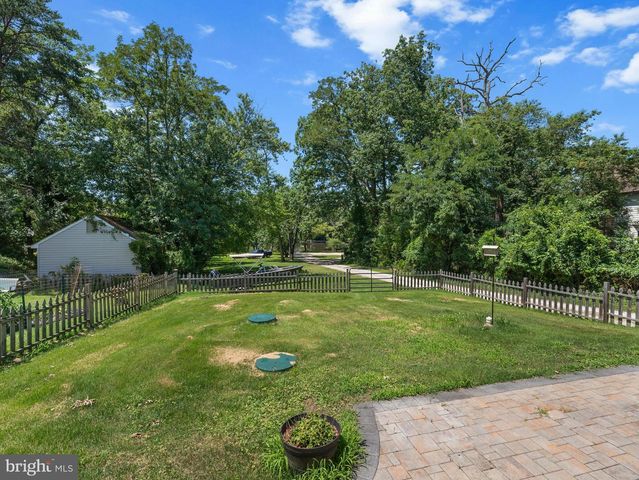 610 LAUREL DR, Pasadena, MD 21122