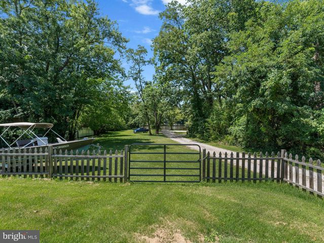 610 LAUREL DR, Pasadena, MD 21122